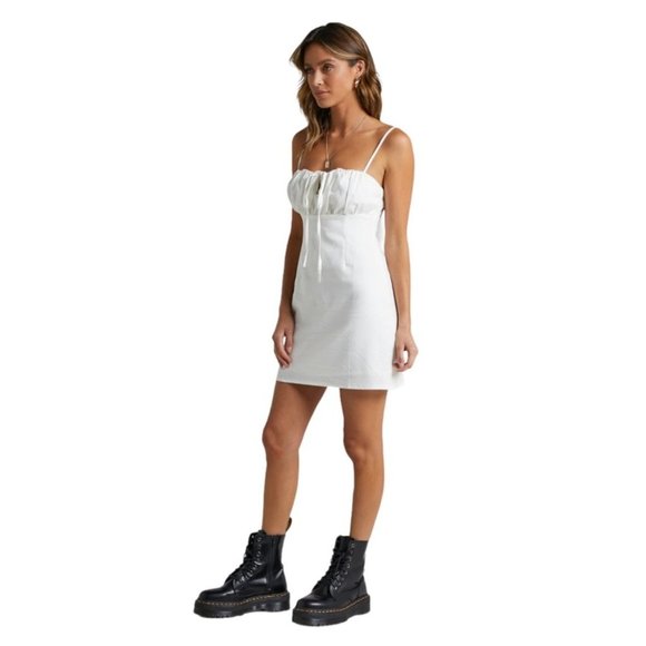 Showpo. "Break Free With Me" A-line Mini Dress White Linen Ruched Bust Size 4 US - Picture 7 of 10